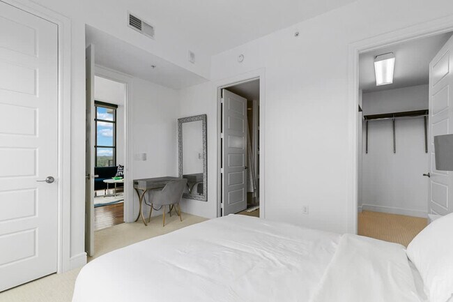 Building Photo - 101 Bowen St