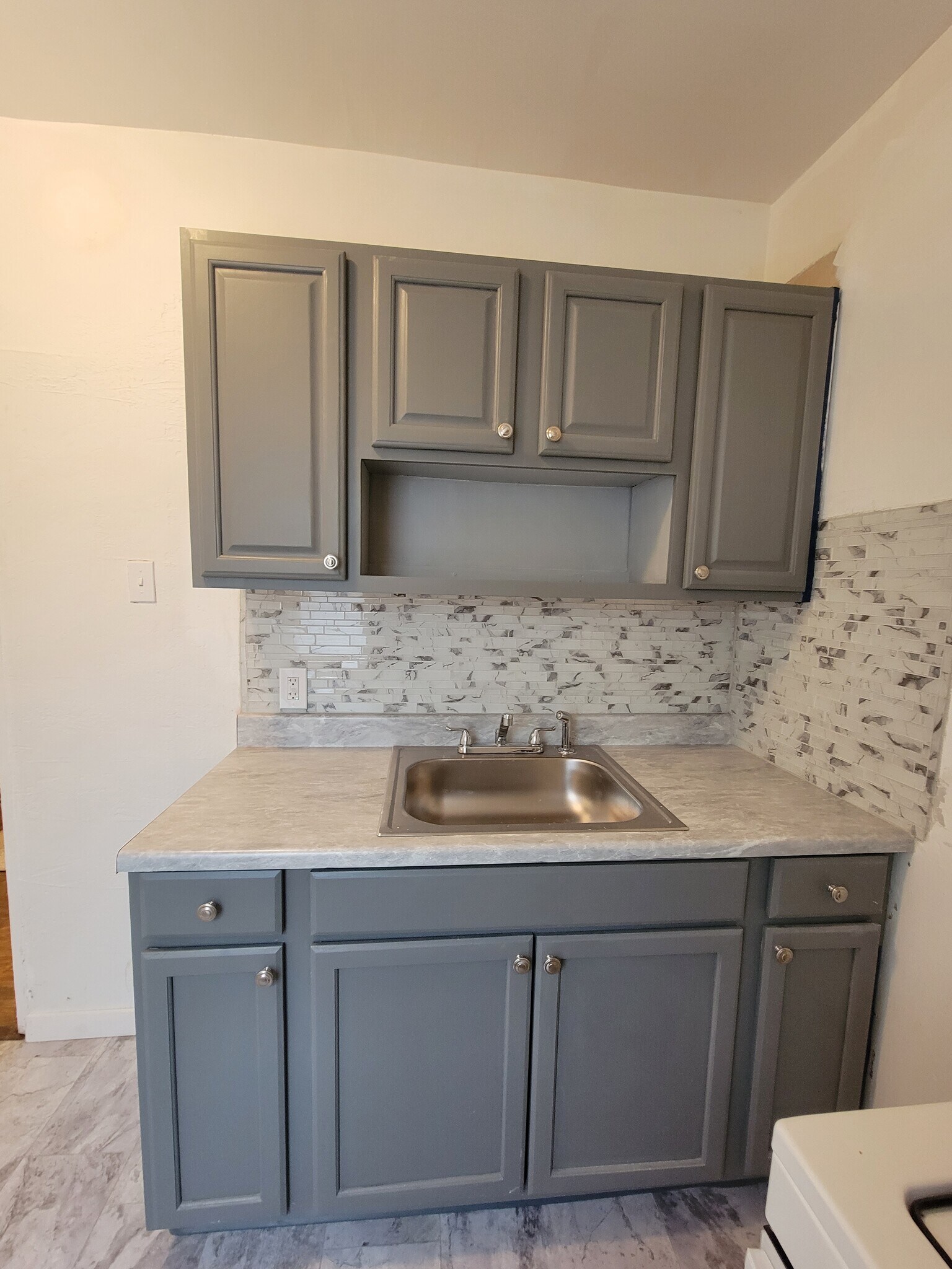 Kitchen - 1462 Olden Ave