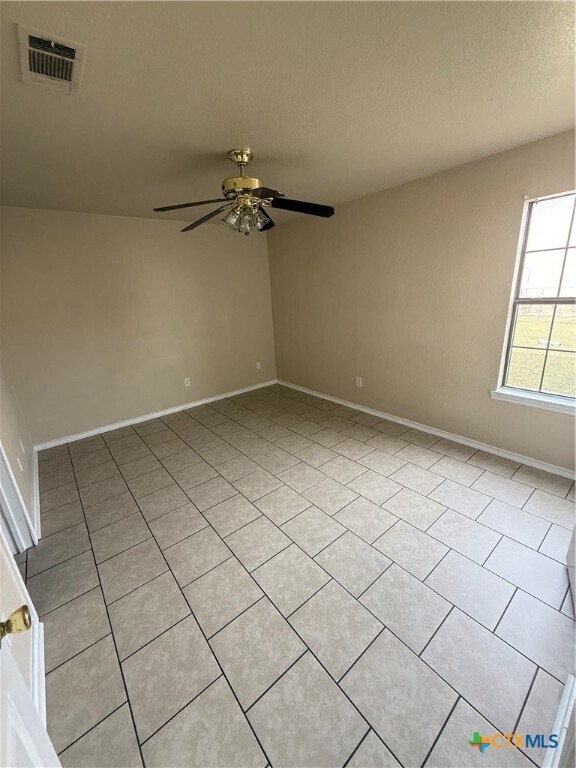 Building Photo - 203 W Mary Jane Dr