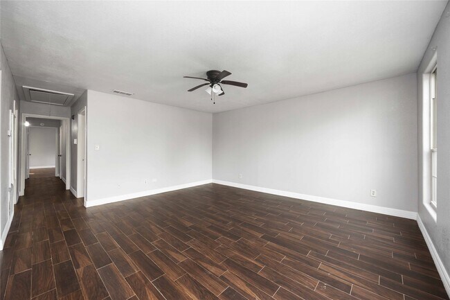 Building Photo - 4914 27th St E