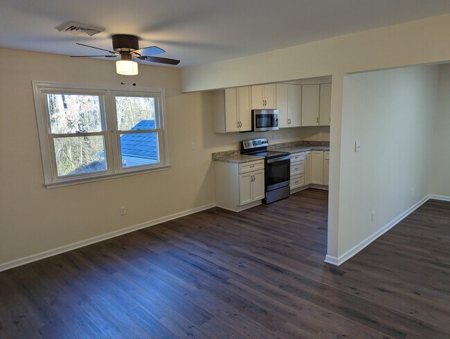 Building Photo - 1836 Perryville Rd