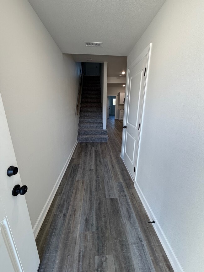 Building Photo - 83 SE 351st Rd