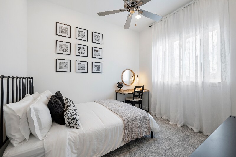 Building Photo - 639 W 16th St