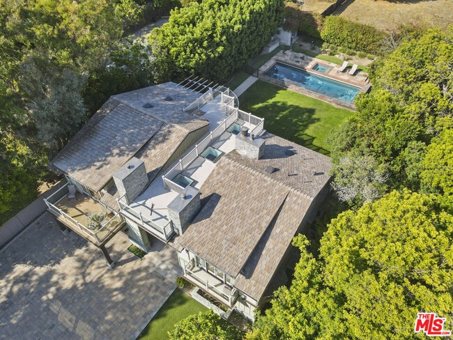 Building Photo - 7322 Birdview Ave