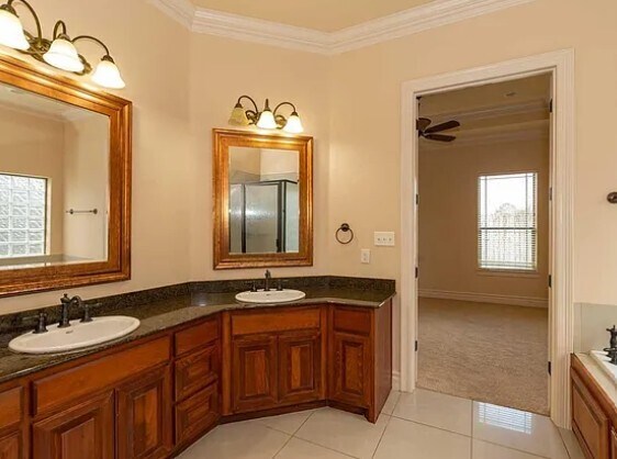Building Photo - 7 Stonebrook Ct