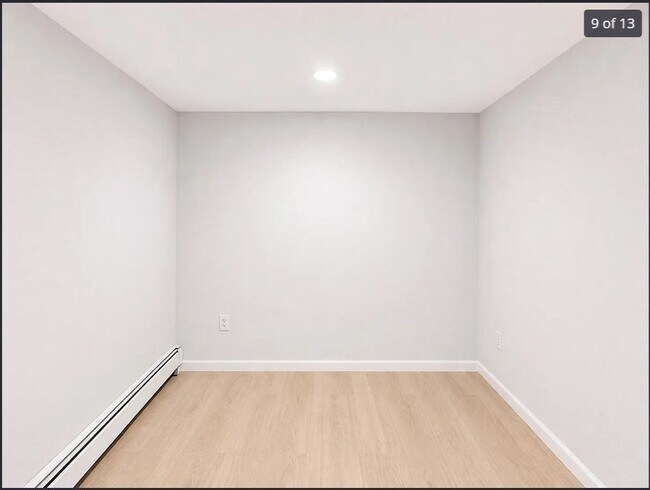 Building Photo - 528 Bennington St