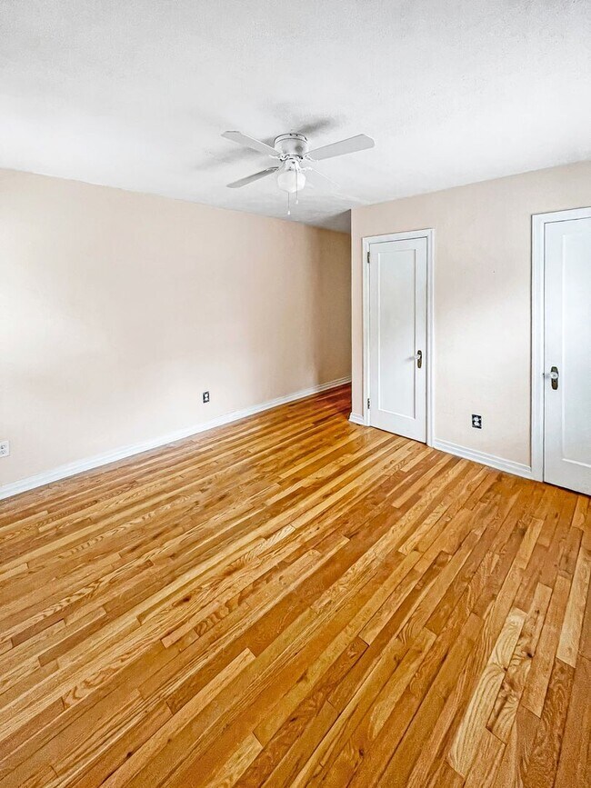 Building Photo - Holiday Special! Majestic single-family home!!! – No Application Fee This Season!