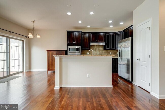 Building Photo - 22635 Norwalk Square