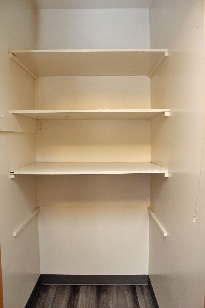 Building Photo - 930 SW Gibbs St