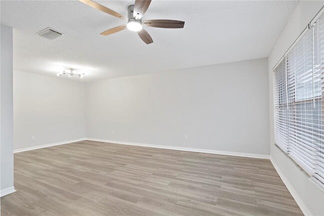 Building Photo - 5852 Shale Ct