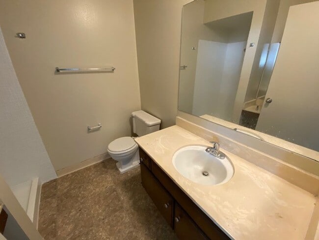 Building Photo - FULLERTON TOWNHOUSE NEAR CSUF   AVAILABLE ...