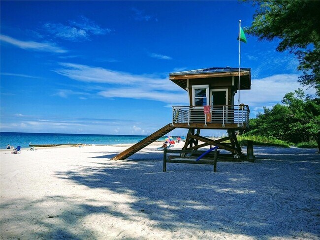 Building Photo - 5908 17th St W