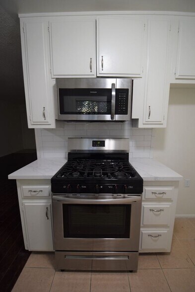 Building Photo - 10745 Hortense St