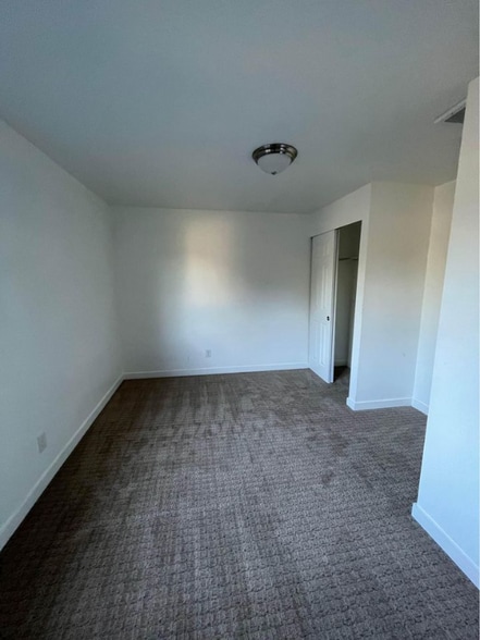 Building Photo - 2112 164th Ave NE