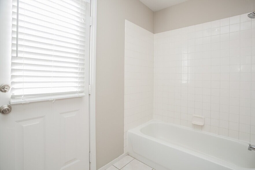 Building Photo - 8124 Lilac Harbor Ct