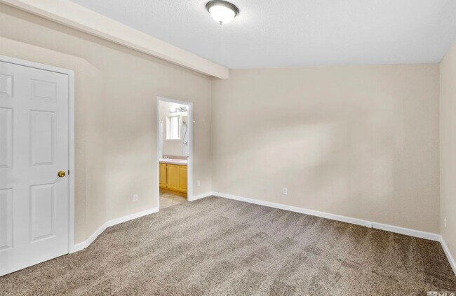 Building Photo - 101 Platinum Pointe Way