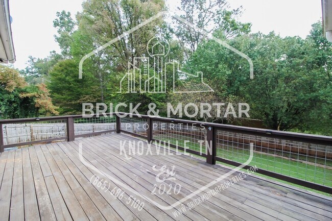 Building Photo - 808 Pioneer Dr