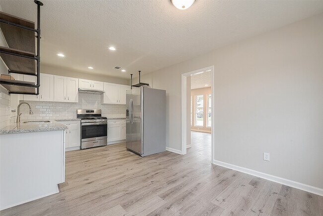 Building Photo - 3103 Hartcliff Cir