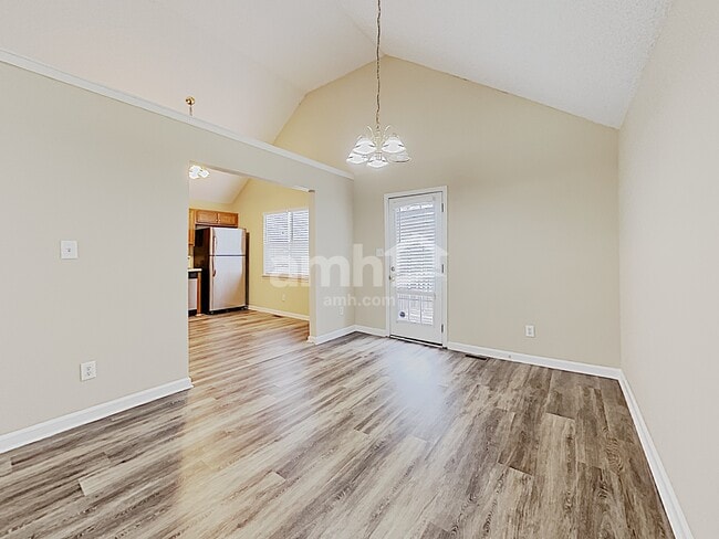 Building Photo - 7745 Poppy Dr