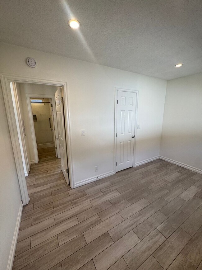 Building Photo - 2233 Orange Ave