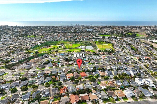 Building Photo - Spacious 4 Bed/2 Bath Home With EV Charger In Torrance!