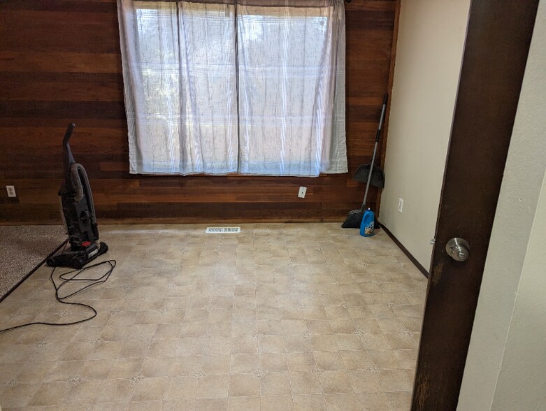 Building Photo - 7 Mitchell Ct