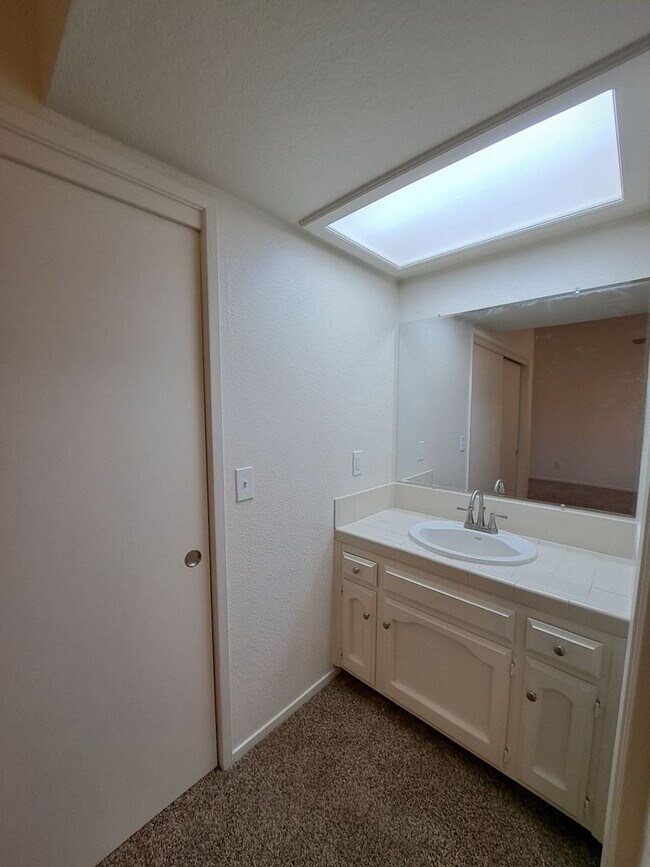 Building Photo - Stunning 2 Story Home with 3BR and a Backyard-Available Now!