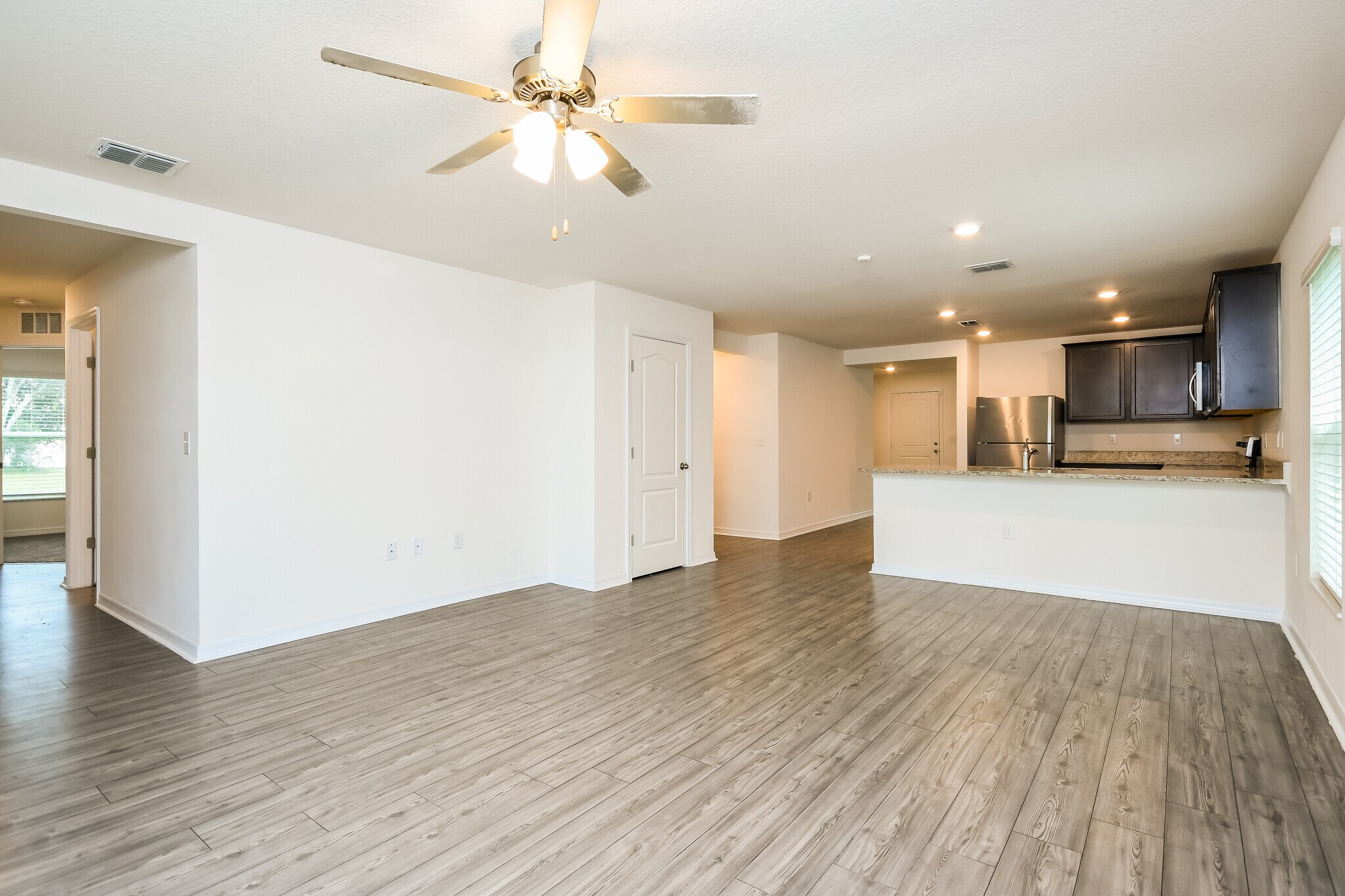 Building Photo - 1628 Tench Ct