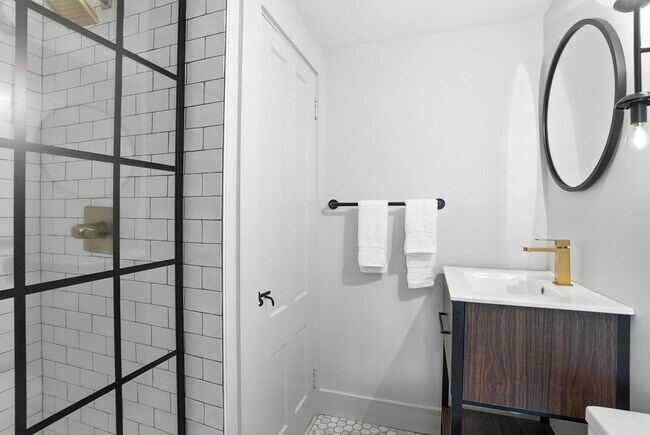 Building Photo - 199 Upland Farm Rd