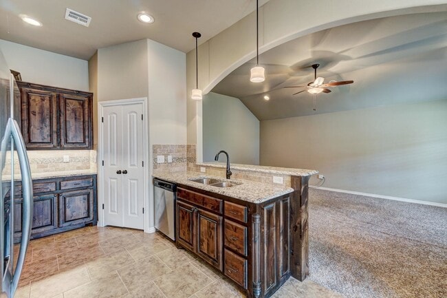 Building Photo - 5700 Goldfinger Rd