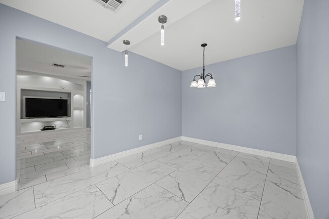 Building Photo - 15303 Tonya Dr