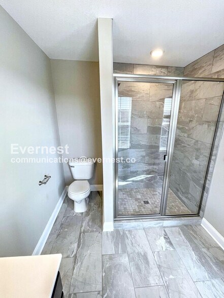 Building Photo - 1135 Eagle's View Dr