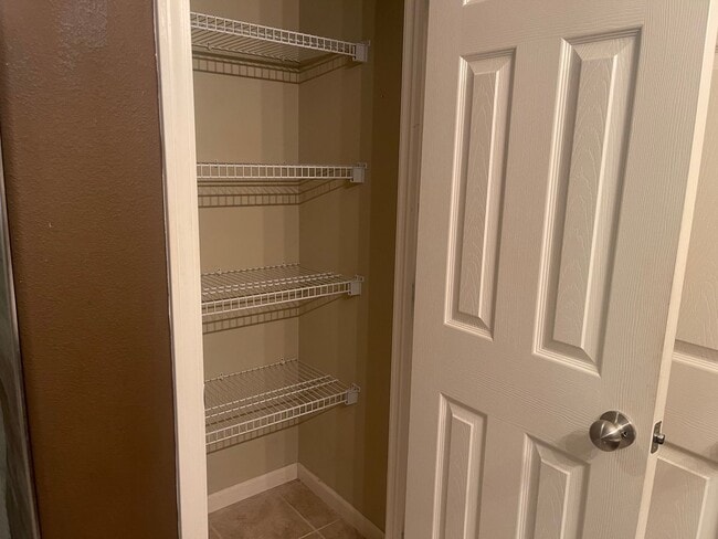 Building Photo - 3 Bedroom with Garage! HOA PAID!