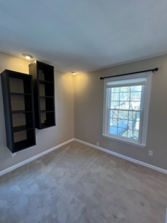 Building Photo - 10517 St Matthew Ln