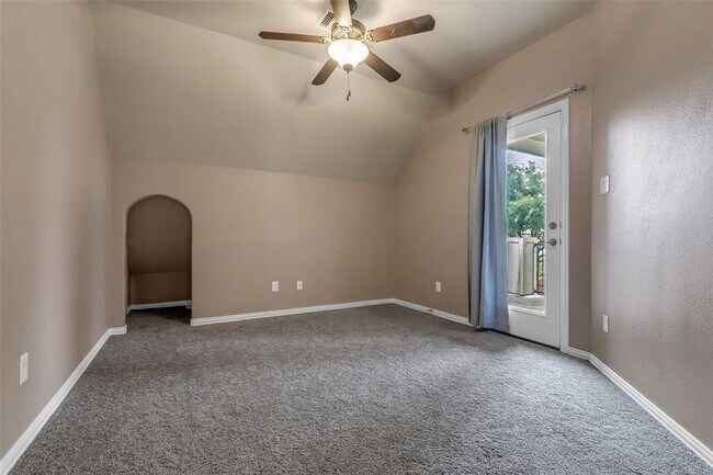 Building Photo - 10314 Radcliff Lake Dr