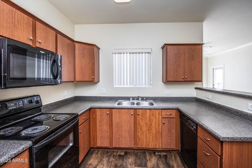 Building Photo - 1941 S Pierpont Dr