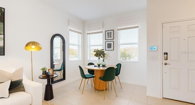 Building Photo - 2004 Viewfinder St