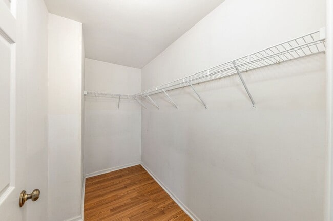 Building Photo - 2211 Waterleaf Ct