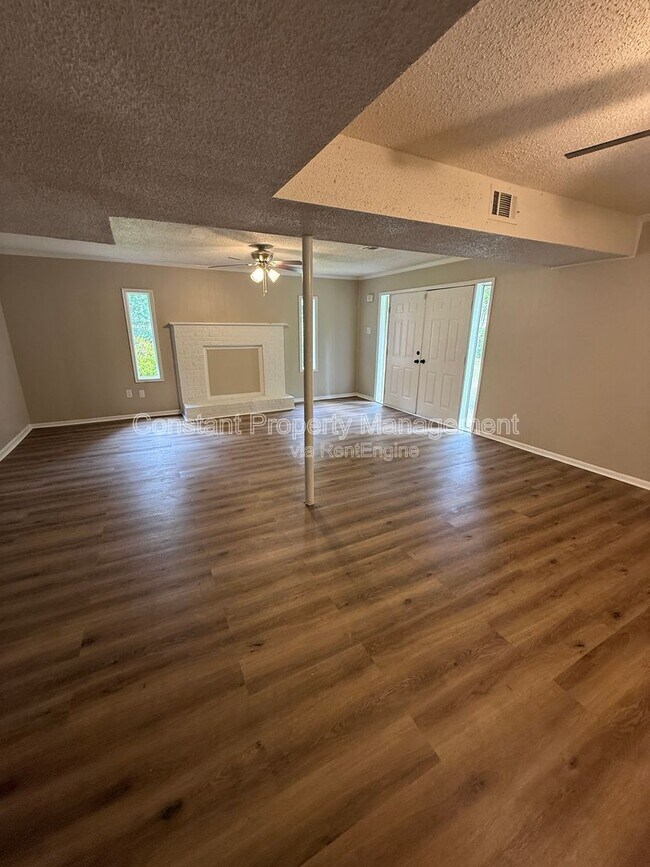 Building Photo - 2632 Coral Way