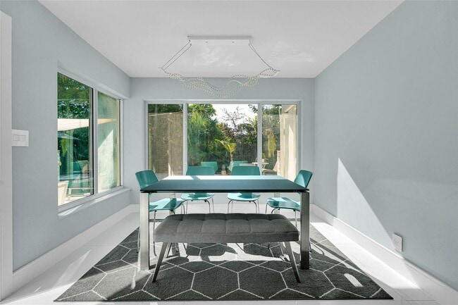 Building Photo - 640 NW 30th St