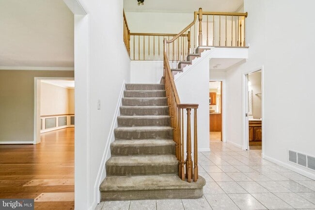 Building Photo - 478 Mountain Rd