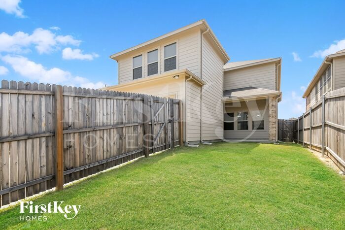 Building Photo - 5836 Japonica St