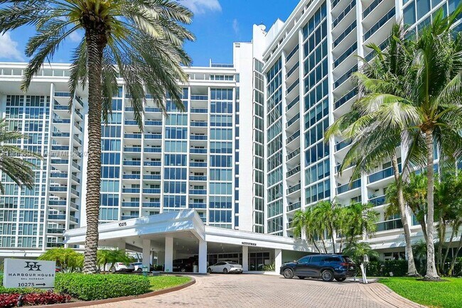 Building Photo - 10275 Collins Ave