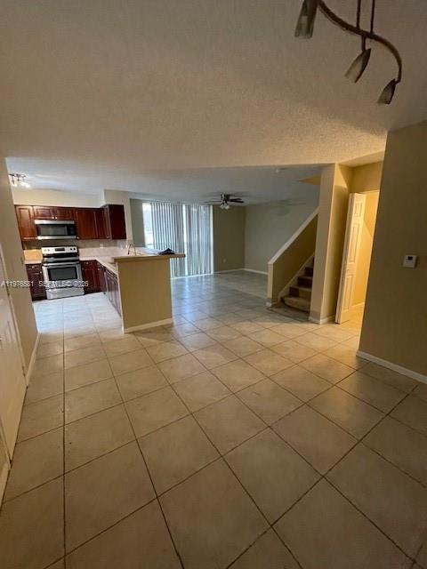 Building Photo - 1733 Village Blvd