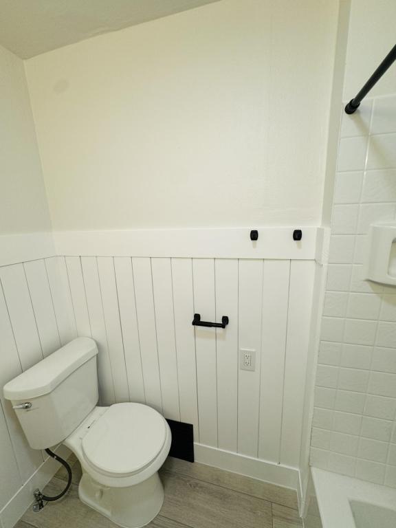 Building Photo - 821 1/2 N Ewing St