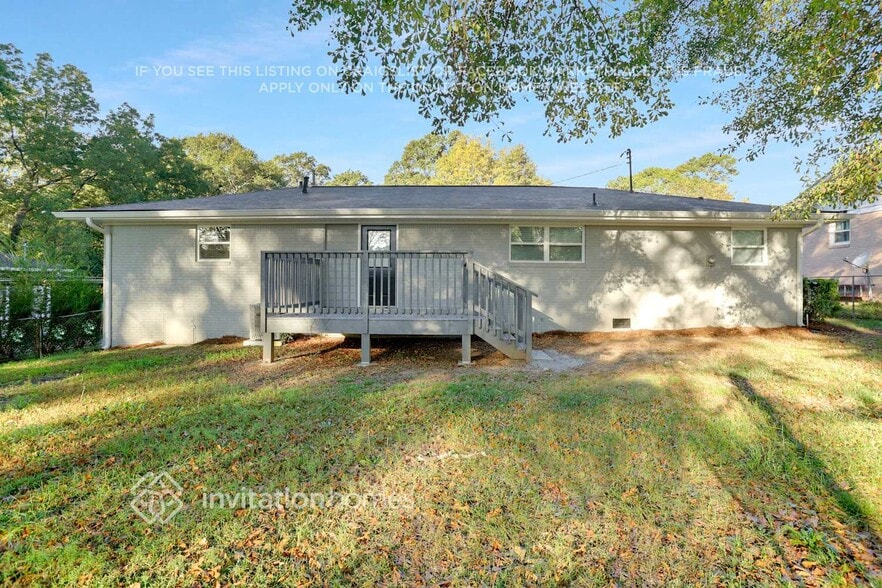 Building Photo - 8490 Meadowbrook Dr