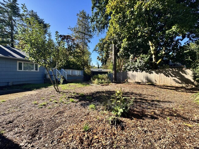 Building Photo - 4751 SW 53rd Ave