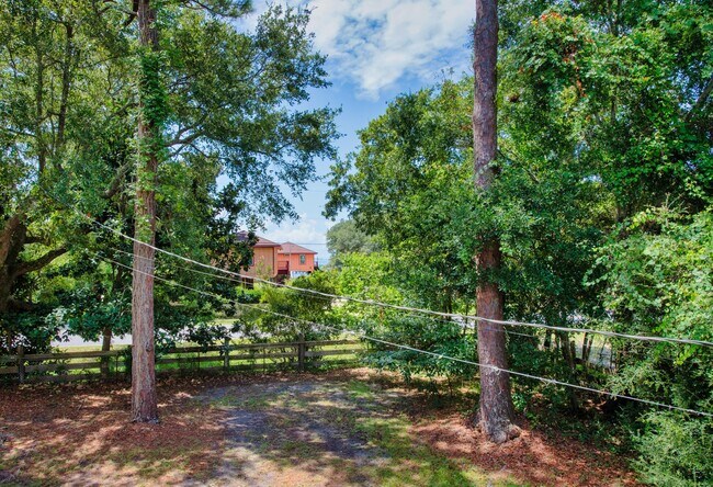 Building Photo - 5230 Soundside Dr