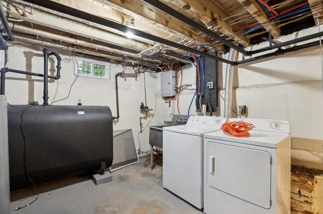 Building Photo - 1212 Day St