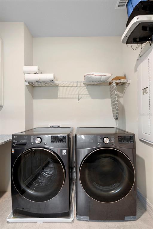 Building Photo - 8000 Leaf Grv Cir